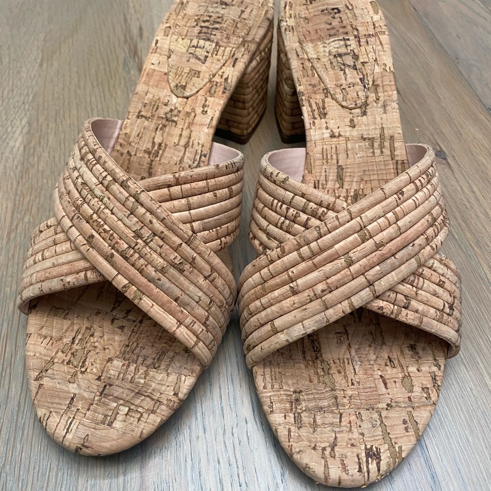 SCHUTZ Ana Kate sandal in cork. Size 9